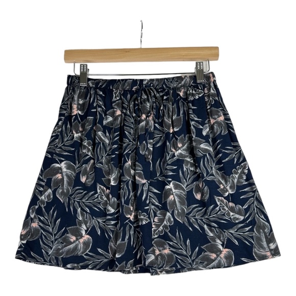 Abercrombie & Fitch Tropical Mini Skirt Size Small NWT - Picture 2 of 4